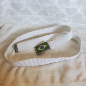 White nylon belt with Brazilian Jaw buckle